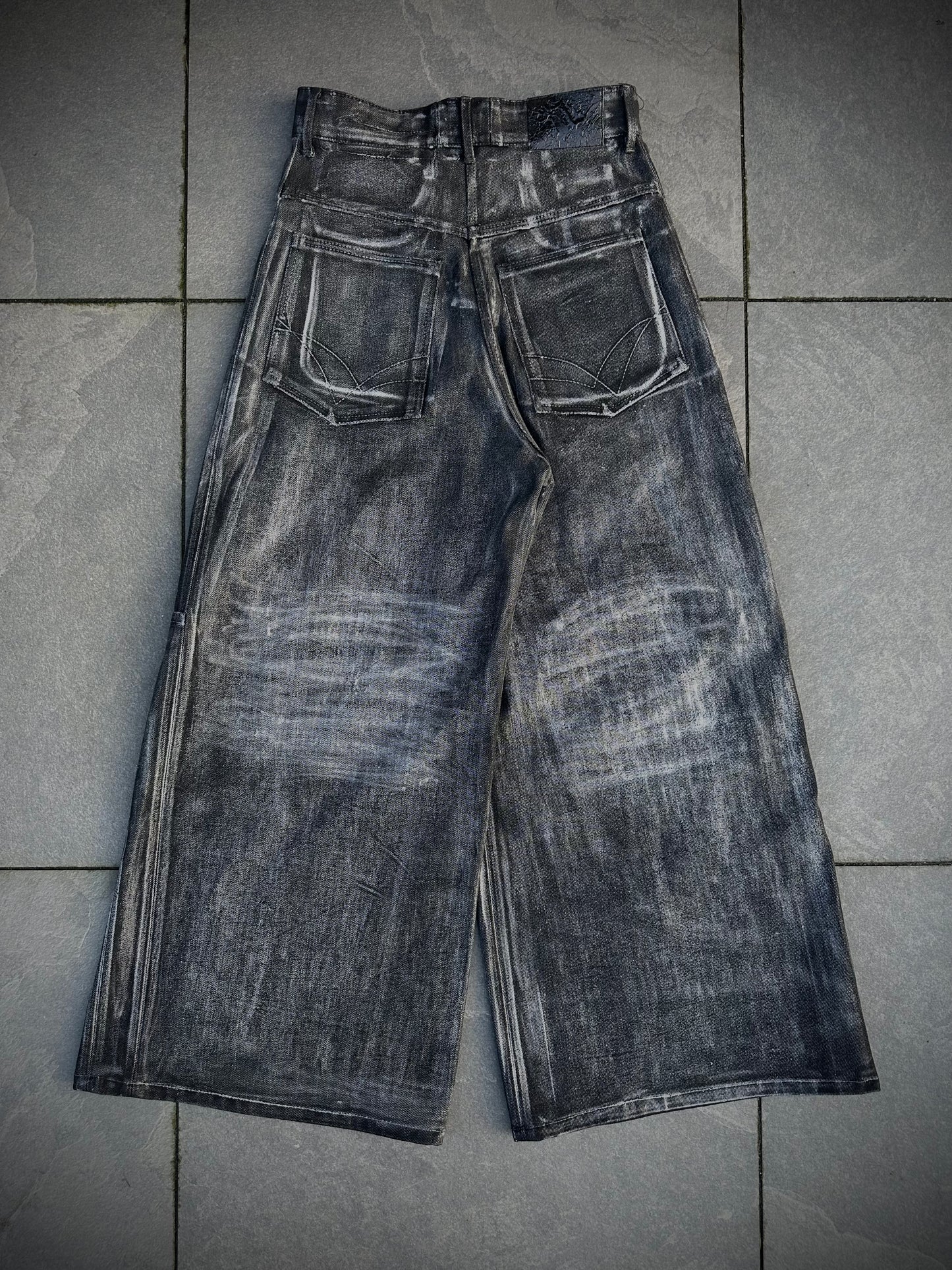 WAXED BAGGY DENIM