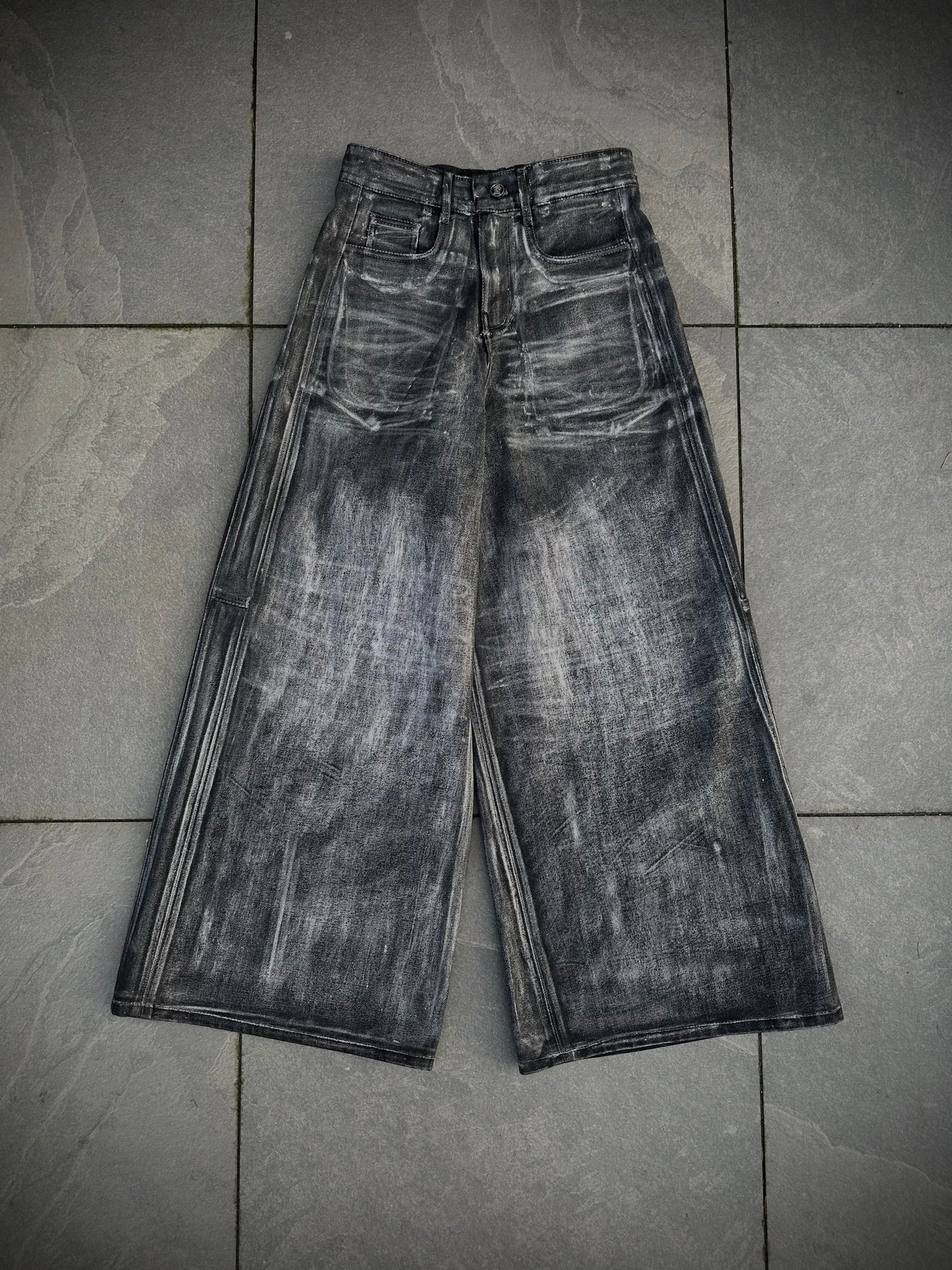 WAXED BAGGY DENIM