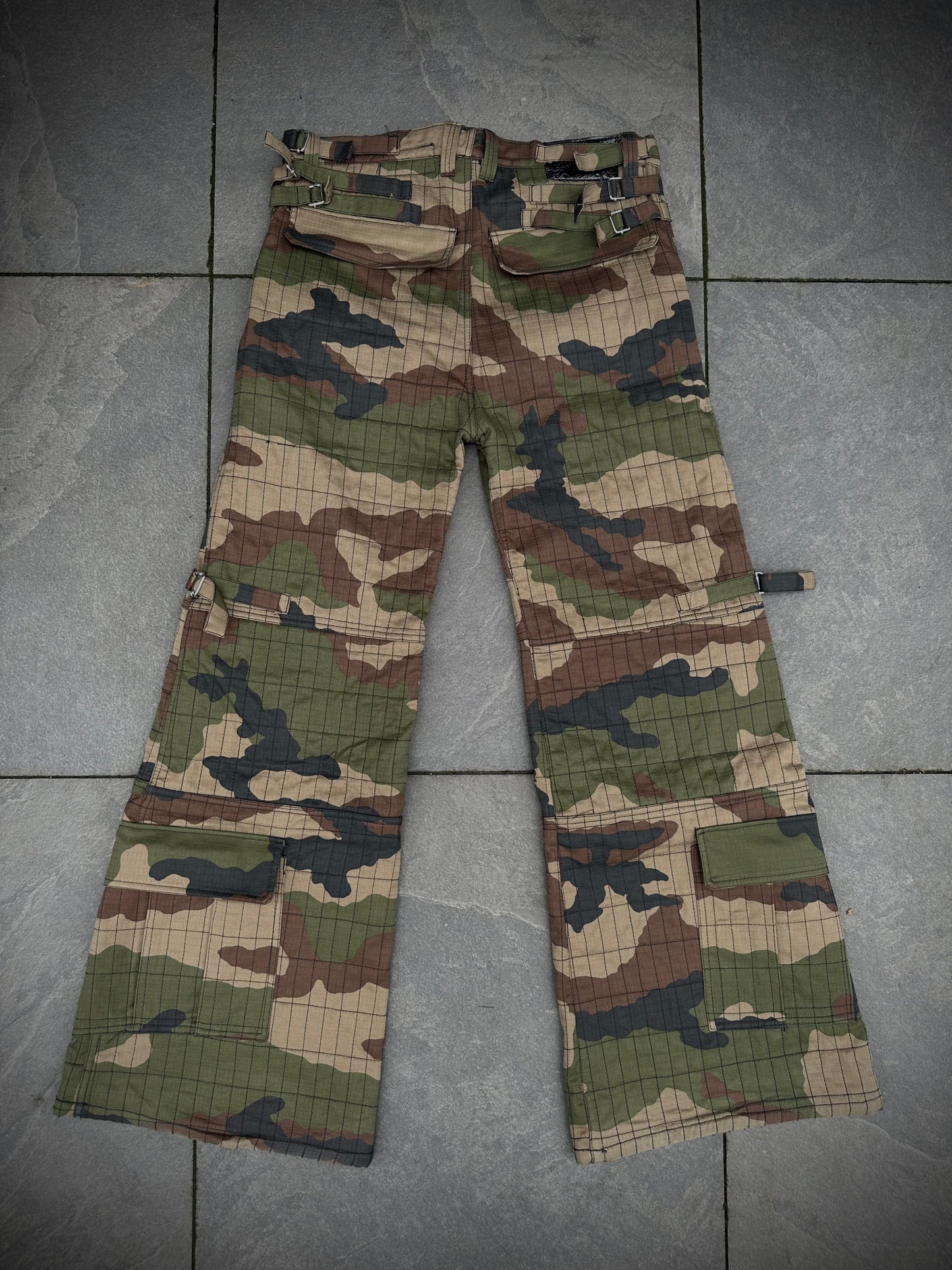DOUBLE LAYERED CAMOUFLAGE CARGO